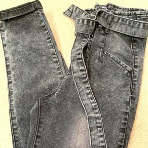 Fashionnova jeans size 3